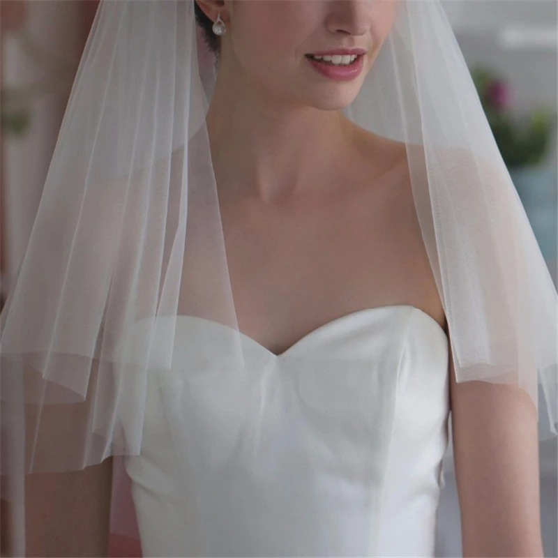 Top Trends: Simple Two Layers Wedding Veils Ivory White Short Tulle Bridal Veil With Comb Wedding Accessories Shoppable Styles