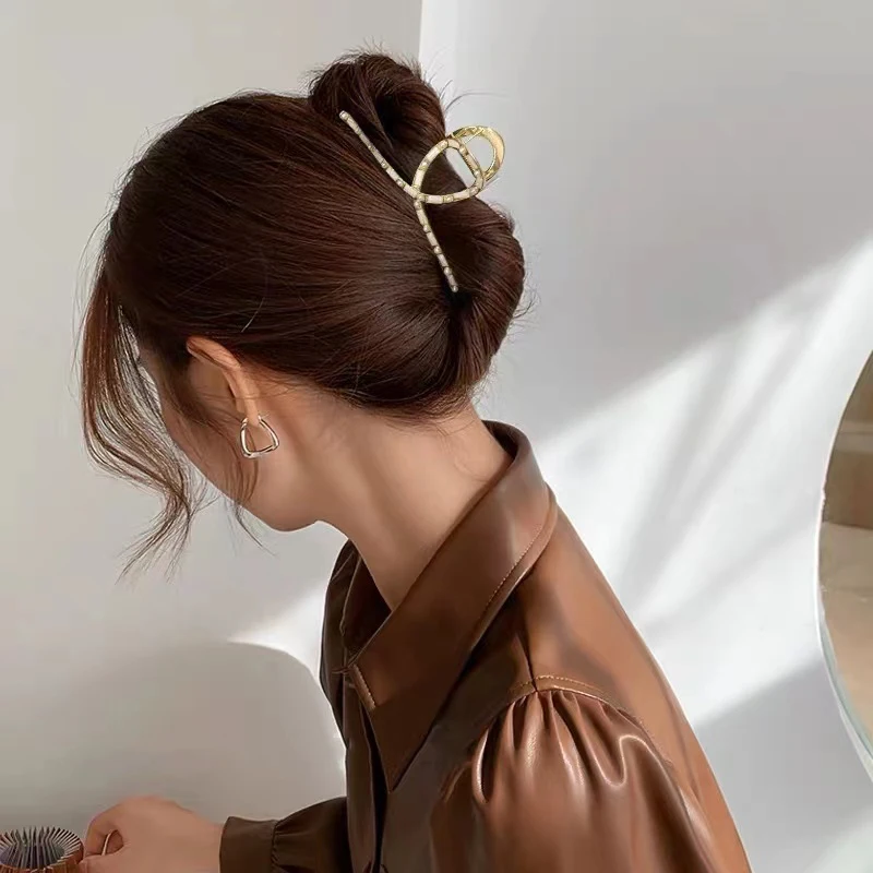 Top Trends: 2023 New Elegant Pearl Hair Clip Female Korean Fashion Back Of Head Clip Large Shark Clip Simple Star Hair Accessories For Woman Shoppable Styles - Image 4