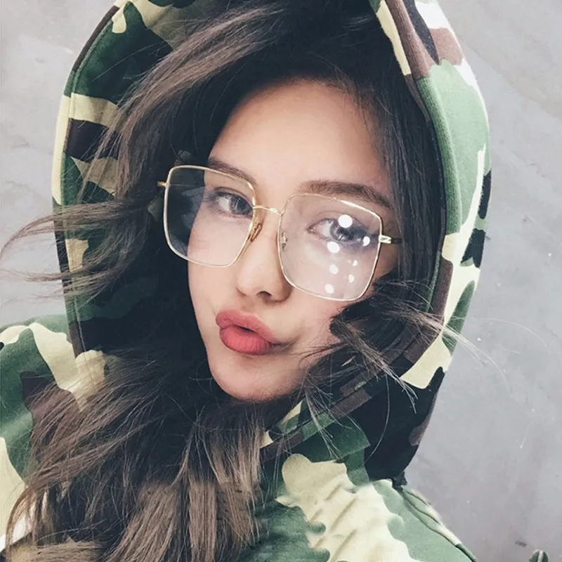 Top Trends: Vintage Oversized Shades Women Sunglasses Fashion Metal Square Alloy Frame Sunglasses Female Retro Sun Glasses Oculos Feminino Shoppable Styles - Image 3