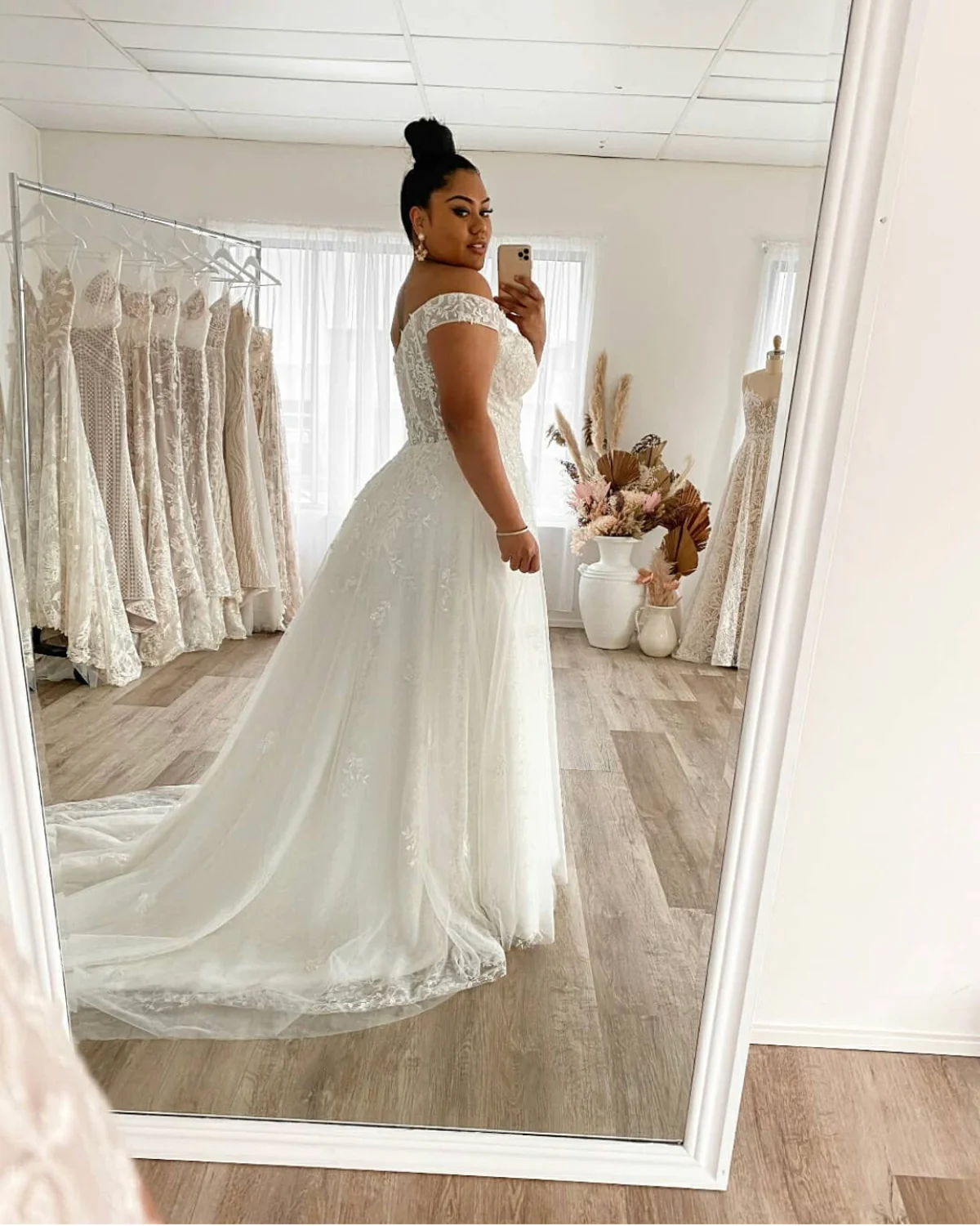 Top Trends: Wedding Dress Plus Size A-Line Off The Shoulder Lace Applique Tulle Backless Robe De Mariée Orienta Sweep Train Gown Custom Made Shoppable Styles - Image 5