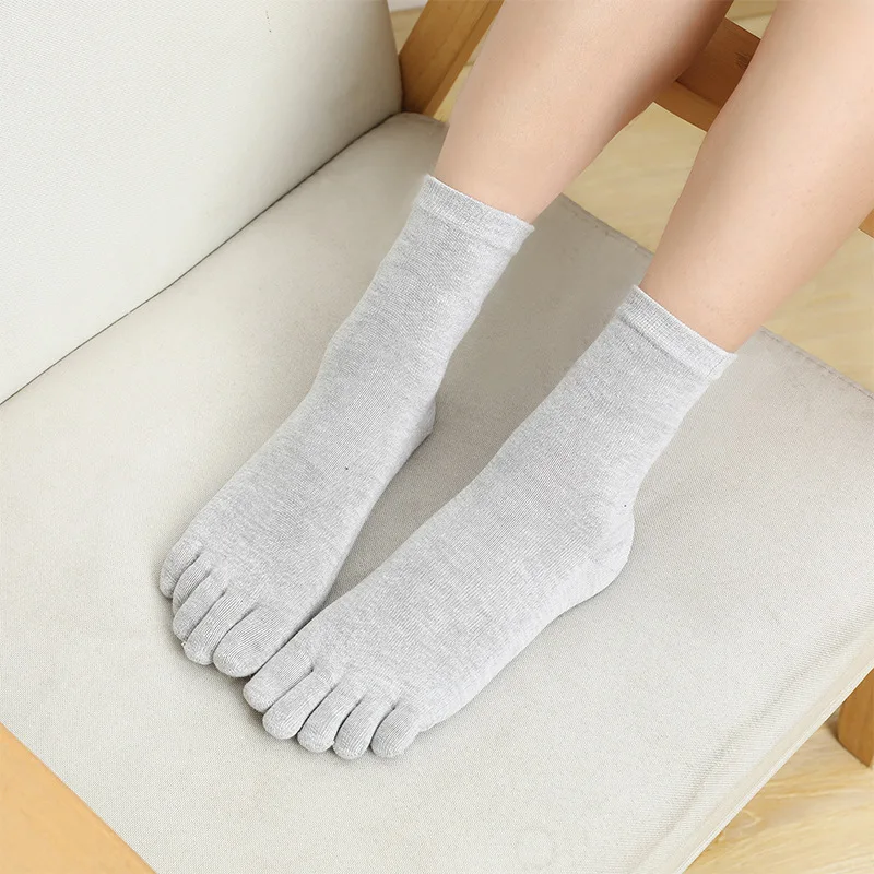 Top Trends: 5 Pairs Japanese Harajuku Toe Socks Vintage Cotton Five Fingers Casual Sport Crew Socks With Heel Women Solid Black White Sock Shoppable Styles - Image 6