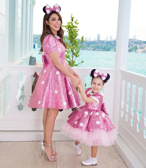 Top Trends: Short Sleeve Pink Sequined Mother Daughter Dresses Knee Length Girls Birthday Party Dresses Celebration Clothing Pink Prom Gowns Shoppable Styles