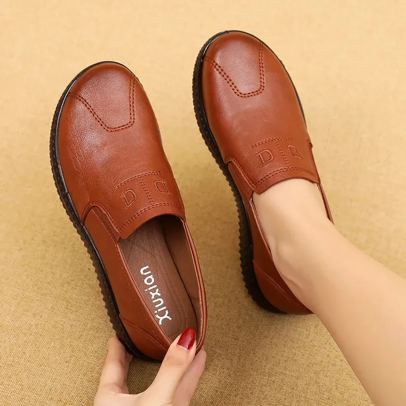 Top Trends: Moccasins Mom Flats Shoes Soft Sole Loafers Round Toe ShoesNew Spring And Autumn Flat Sole Non Slip Female Casual Leather Shoes Shoppable Styles