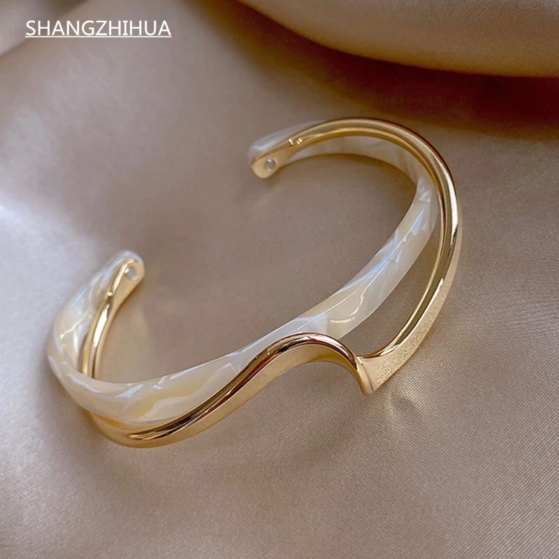 Top Trends: 2021 NEW Simple White Shellfish Board Bend Metal Geometric Overlap Acetic Resin Open Bangle For Women Girls Jewellery Shoppable Styles