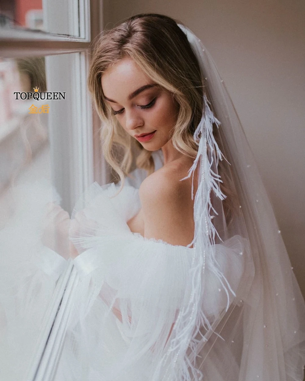 Top Trends: TOPQUEEN V23 Pearls Wedding Veil High-end Bridal Veils With 3D Feathers Elegant Bride Veil With Comb 2021 Wedding Accessories Shoppable Styles