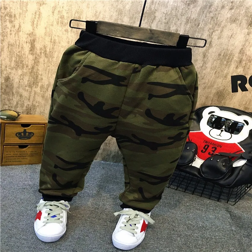 Sõjaväemustriga komplekt poistele | kujundav pilt e-kaubamaja pildikogust