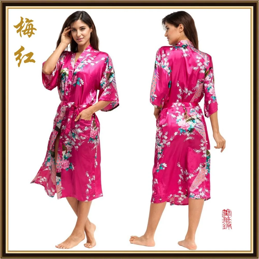 Satiinist lilleline pikk hommikumantel naistele | kujundav pilt e-kaubamaja pildikogust