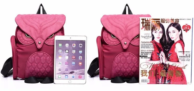 roosa öökulli-motiividega seljakott, mille ees on tahvelarvuti ja ajakiri