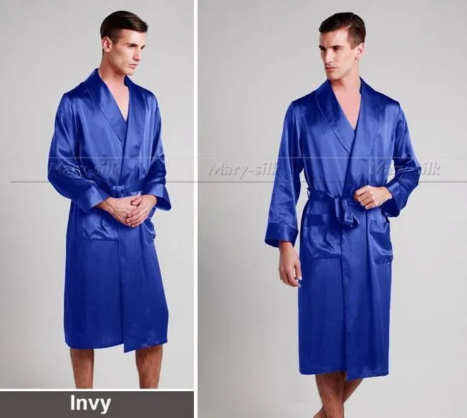 Klassikaline satiinist hommikumantel meestele | kujundav pilt e-kaubamaja pildikogust