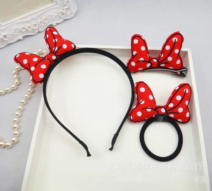 punaste täppidega peavõru, juuksekumm ja juukselõks