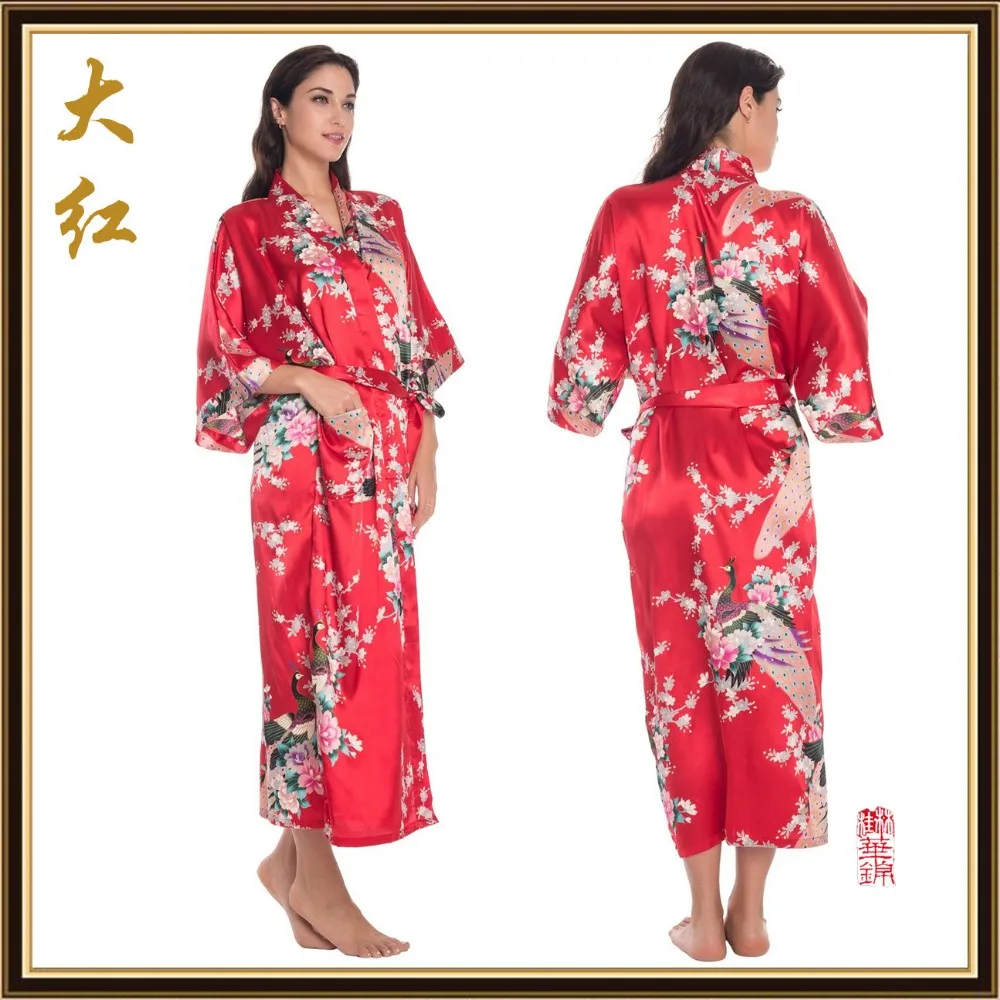 Satiinist lilleline pikk hommikumantel naistele | kujundav pilt e-kaubamaja pildikogust