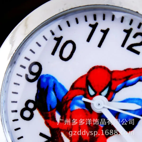 laste käekell ämblikmehe pildiga, valge taustaga