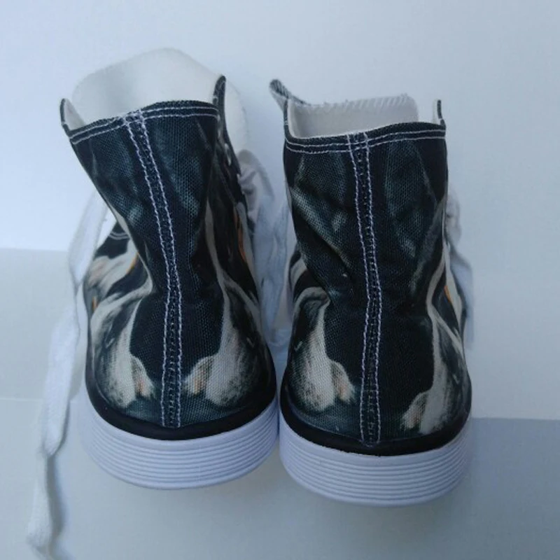 mustrilised kõrge säärega ketsid valge tallaga