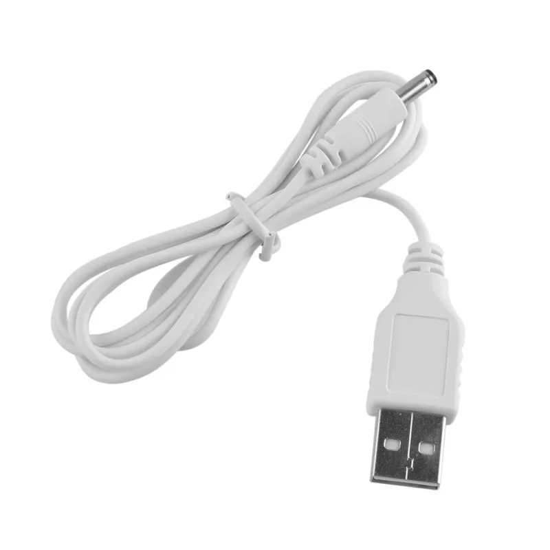 valge USB-kaabel koos pistikuga