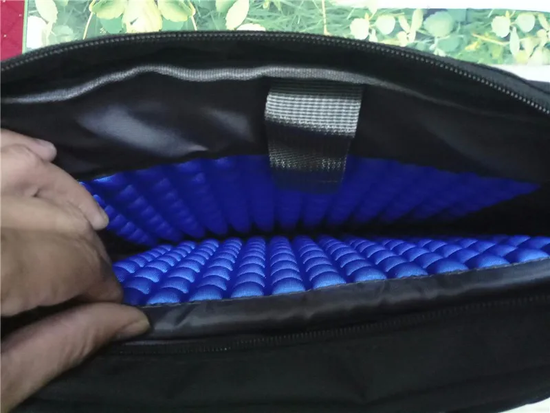 Lihtsad sülearvutikotid kahe sangaga | kujundav pilt e-kaubamaja pildikogust