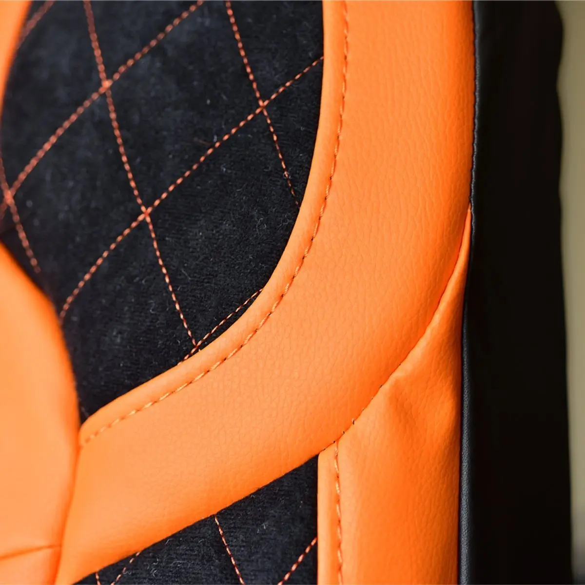 Kahevärvilised istmekatted polüesterist | kujundav pilt e-kaubamaja pildikogust