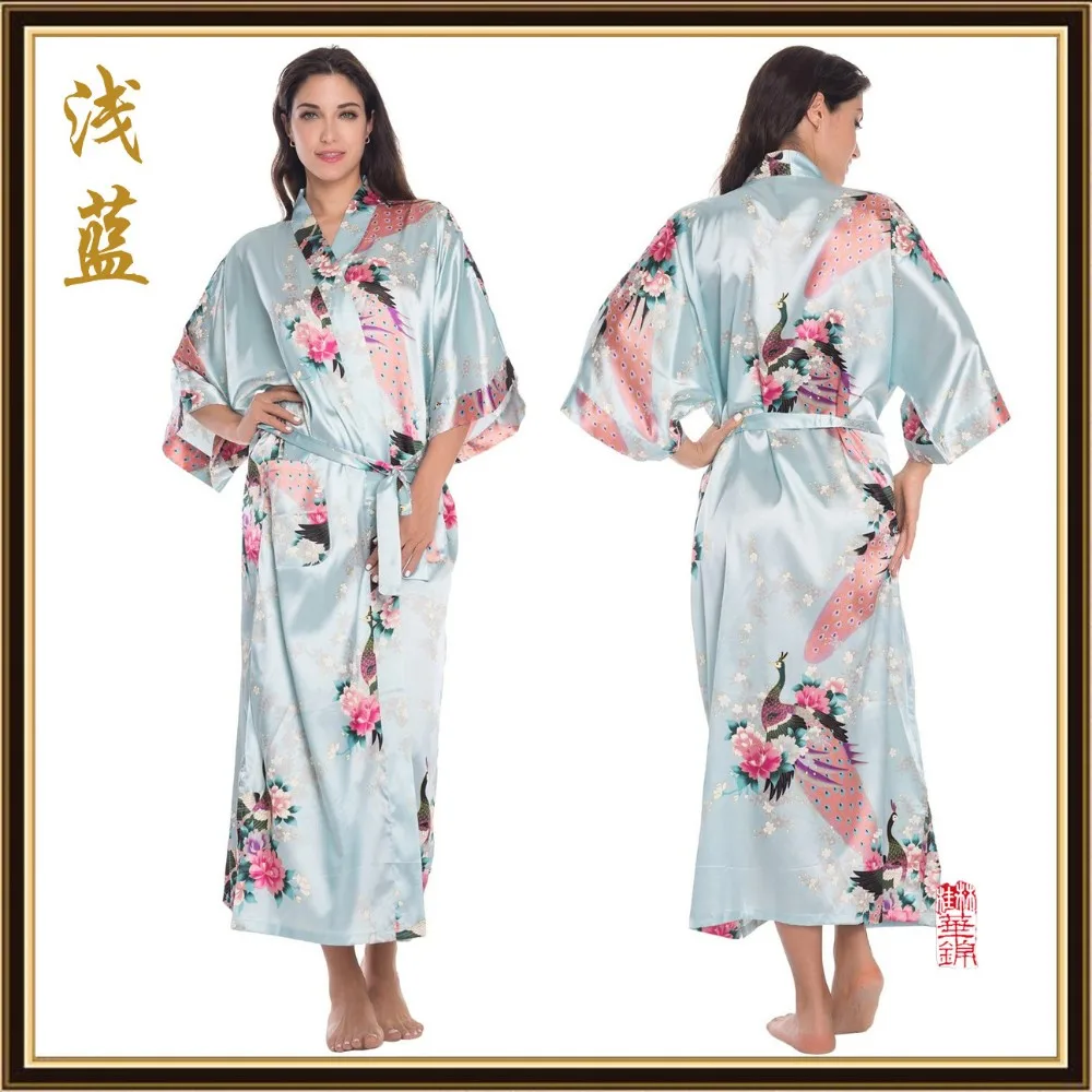 Satiinist lilleline pikk hommikumantel naistele | kujundav pilt e-kaubamaja pildikogust