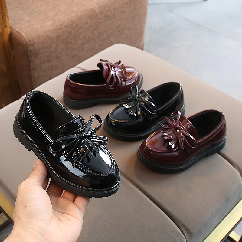 Top Trends: New Girls Black Dress Leather Shoes Children Wedding Patent Leather Kids School Oxford Shoes Flat Fashion Rubber A568 Shoppable Styles