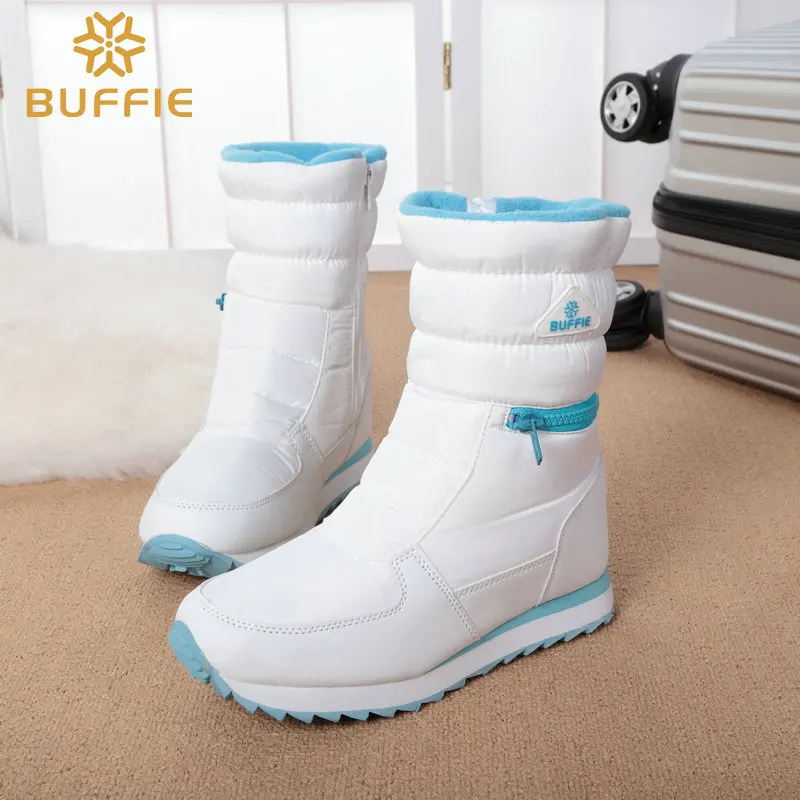 Pehmed ja kerged lumesaapad | kujundav pilt e-kaubamaja pildikogust