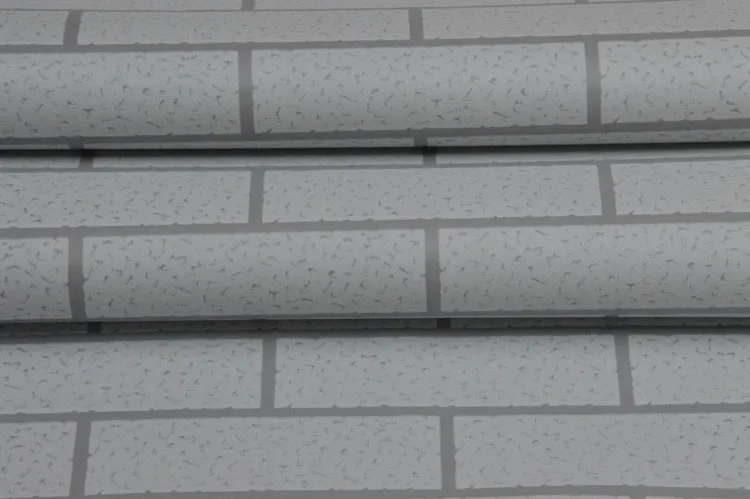 hallid 3D tellismustriga tapeedirullid