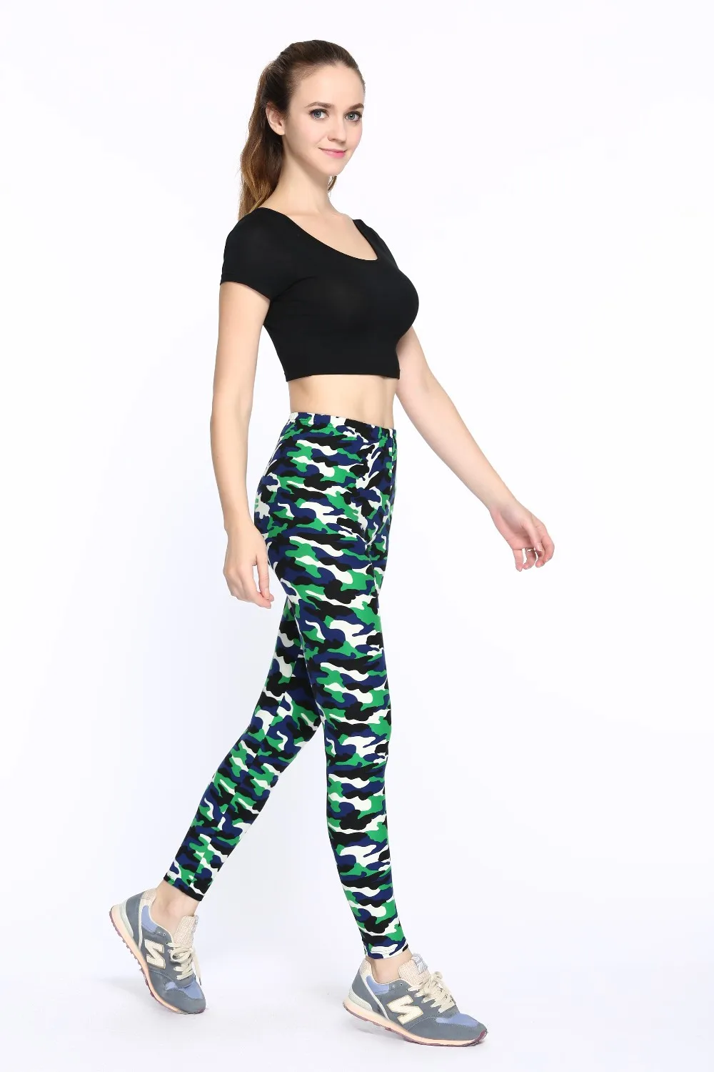 Sõjaväemustrilised naiste retuusid | kujundav pilt e-kaubamaja pildikogust