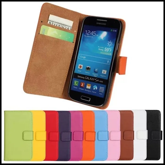 erinevates värvitoonides telefoni kaaned, millel on kaarditaskud ja magnetkinnitus