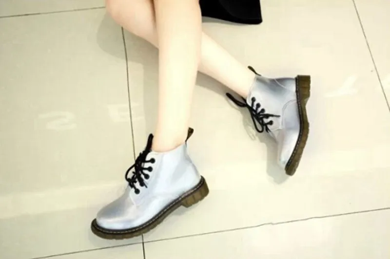 Retrod saapad paeltega | kujundav pilt e-kaubamaja pildikogust