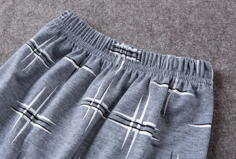 Komplekt T-särgist ja pükstest | kujundav pilt e-kaubamaja pildikogust