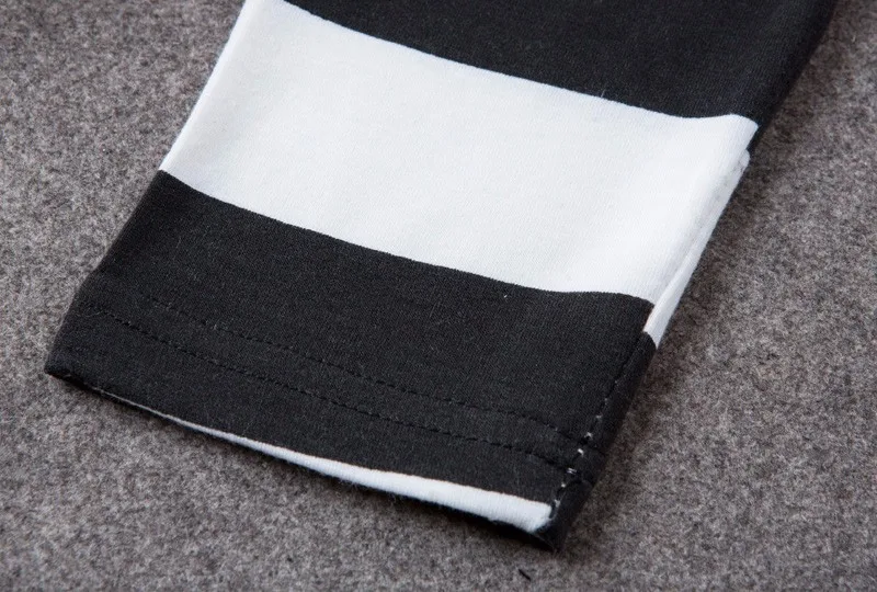 Komplekt T-särgist ja pükstest | kujundav pilt e-kaubamaja pildikogust