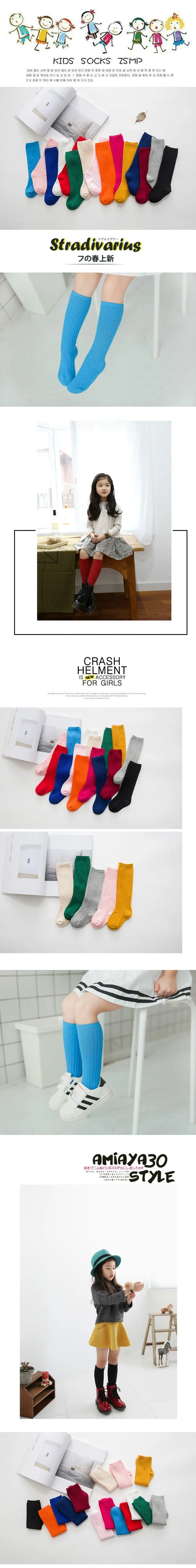 erinevat värvi puuvillased põlvikud lastele laual