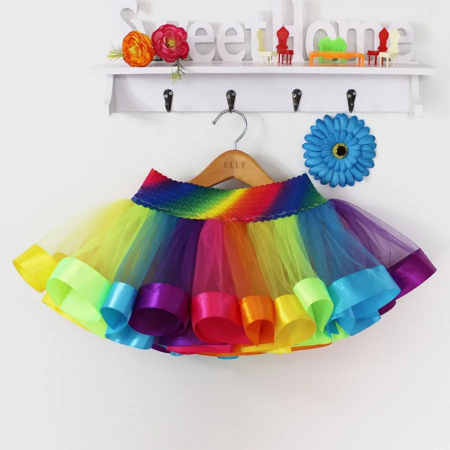 värviline tüllist seelik vikerkaare toonides