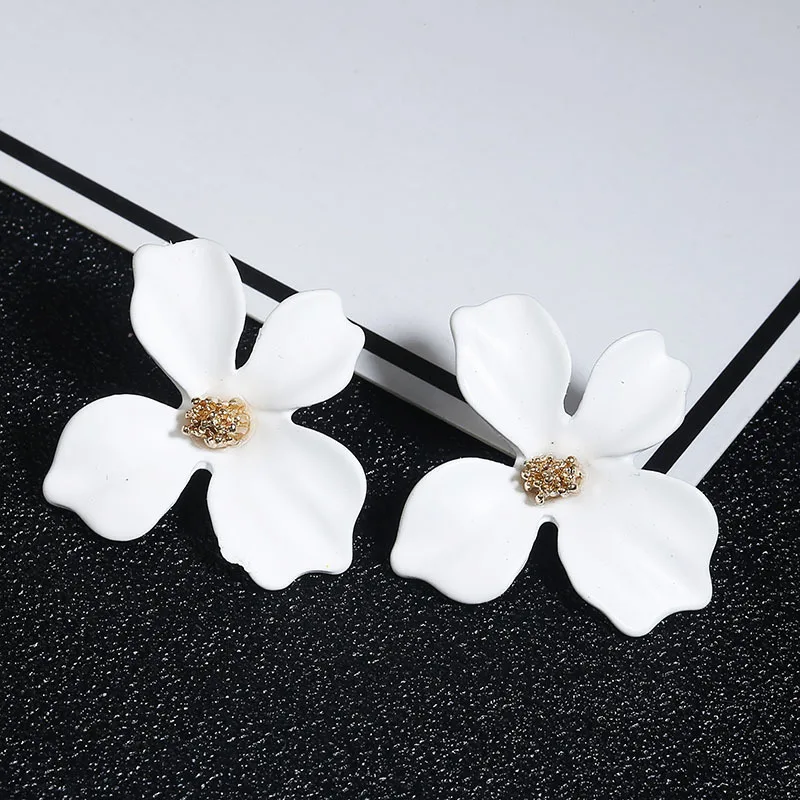 Top Trends: Korean Cute Small Flower Stud Earrings For Women Fresh And Sweet Statement Earring Girl 2019 Fashion Jewelry Shoppable Styles - Image 4