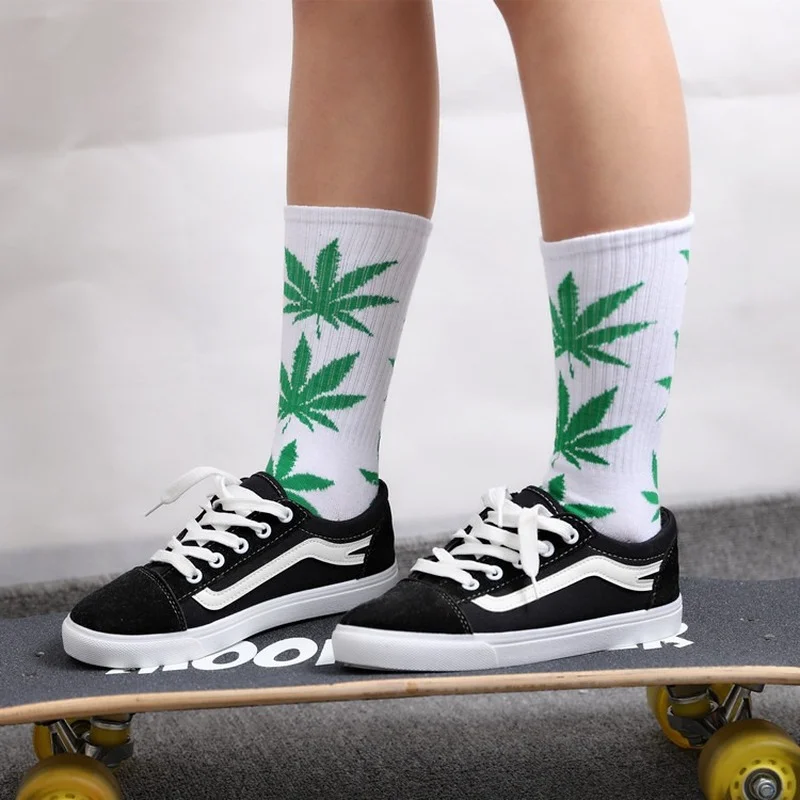 Top Trends: Maple Leaf Socks Men's And Women's Cotton Socks South Korea Harajuku Style Skateboard Socks Ford Shoppable Styles - Image 3