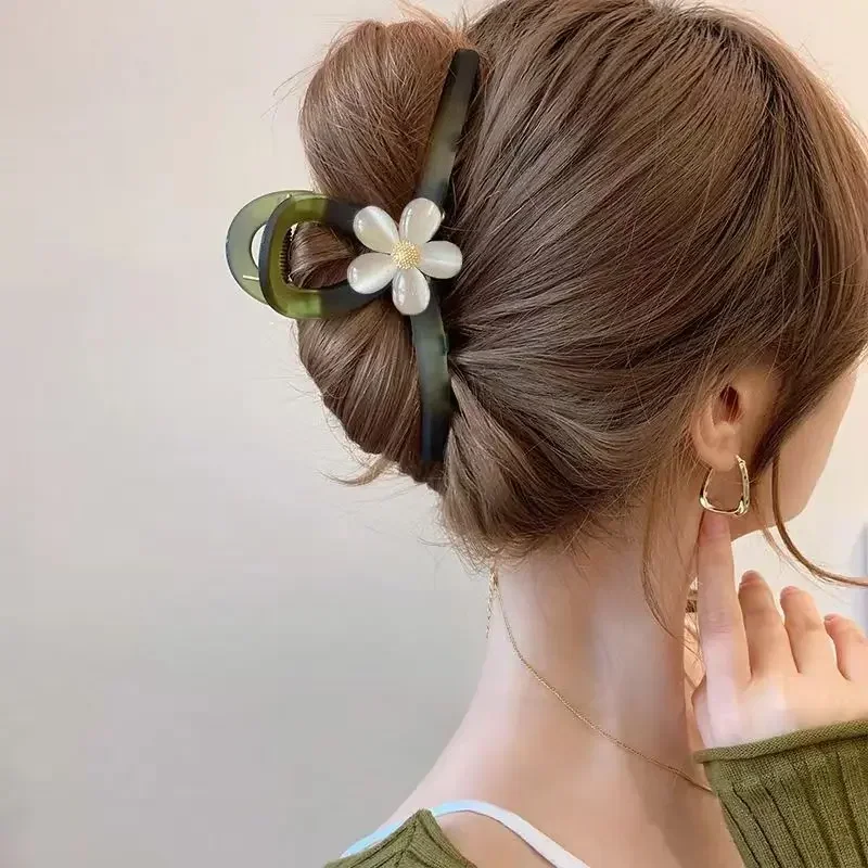 Top Trends: Fashion Flower Clamping Clip For Women Large Premium Sense Clip For Headwear Hairpin Temperament Back Spoon Pan Hair Shark Clip Shoppable Styles