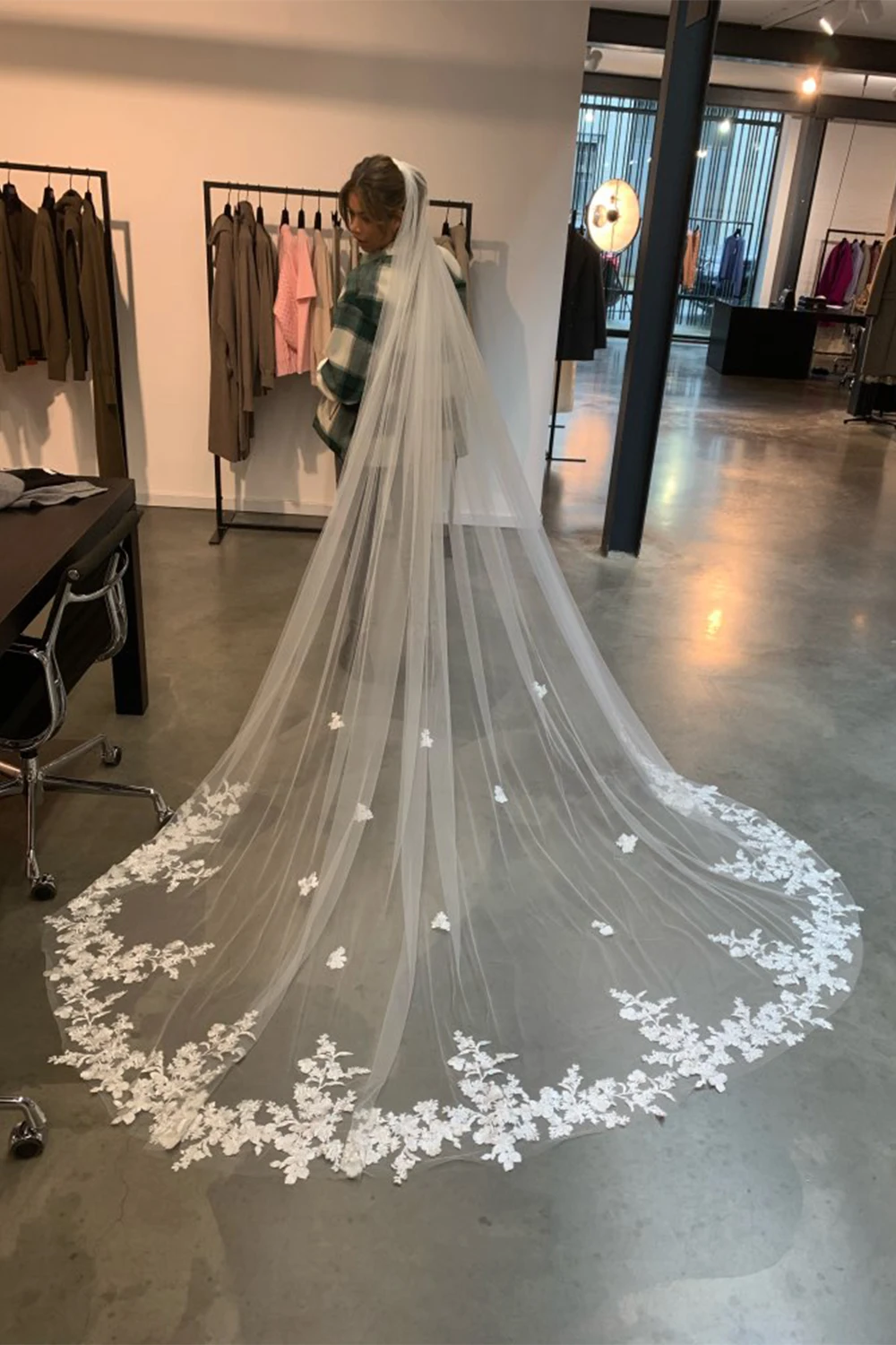 Top Trends: Various Style 3M One Layer Wedding Veil White Lace Edge Bridal Veils Ivory Short Tulle Applique Cathedral Veil Bride Accessories Shoppable Styles