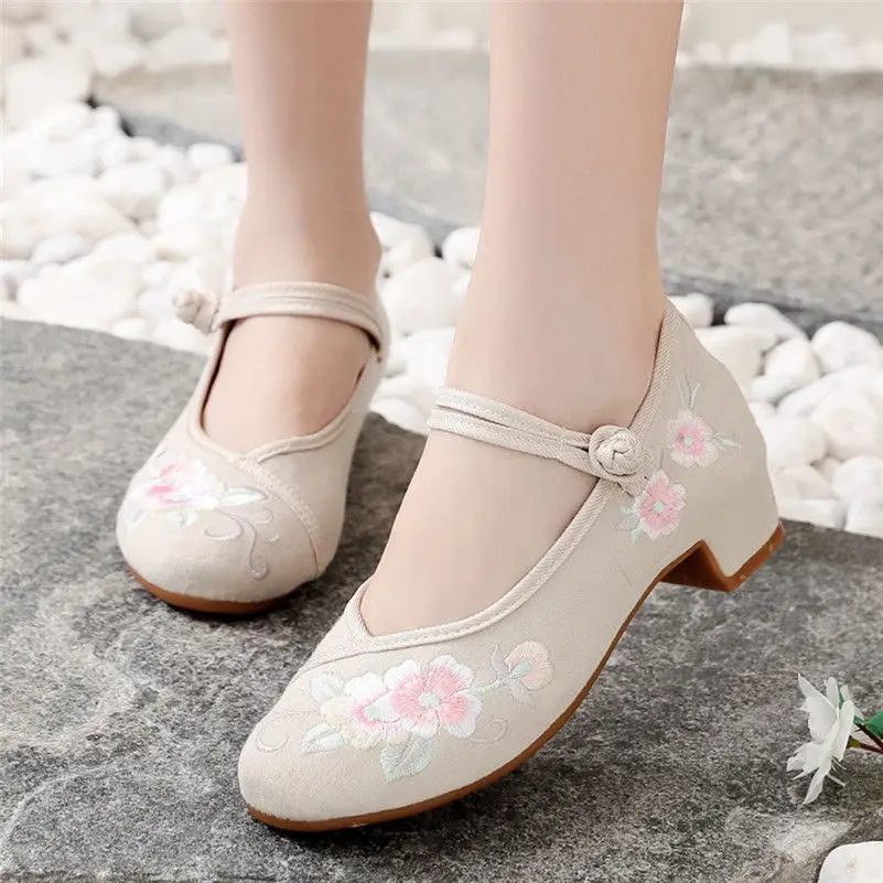 Top Trends: Chinese Embroidered Shoes Women High Heels Cheongsam National Style Mother Shoes Spring And Autumn Old Beijing Cloth Shoes Shoppable Styles