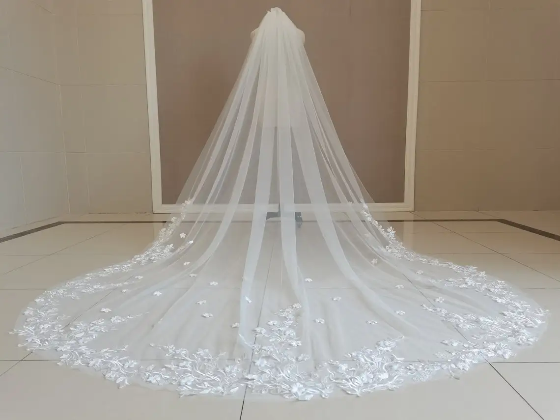 Top Trends: Wedding Veil Bride One Layer White Or Ivory Lace Veil Cathedral Length Lace Applique Veil Wedding Accessories Shoppable Styles