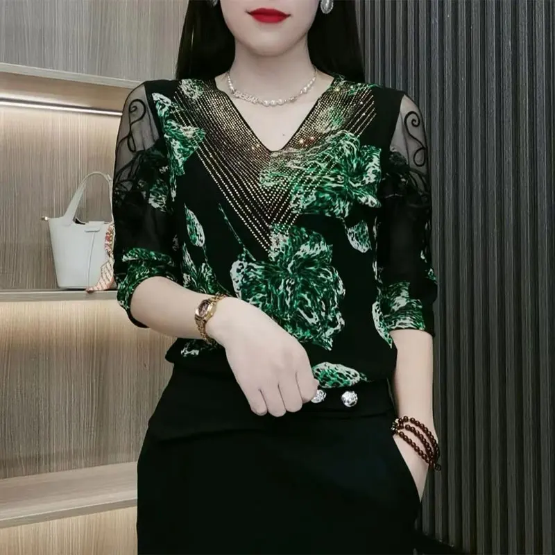 Top Trends: 2024 Spring Summer Vintage Printed Pullovers Sexy Lace Gauze Spliced Female Clothing Elegant V-Neck Chic Diamonds Casual T-shirt Shoppable Styles