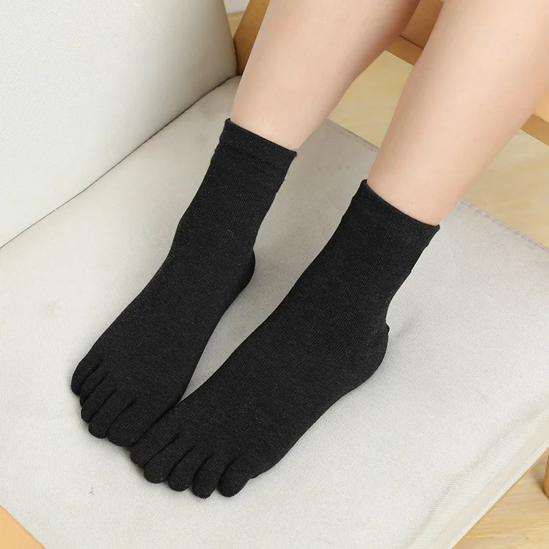 Top Trends: 5 Pairs Japanese Harajuku Toe Socks Vintage Cotton Five Fingers Casual Sport Crew Socks With Heel Women Solid Black White Sock Shoppable Styles - Image 3