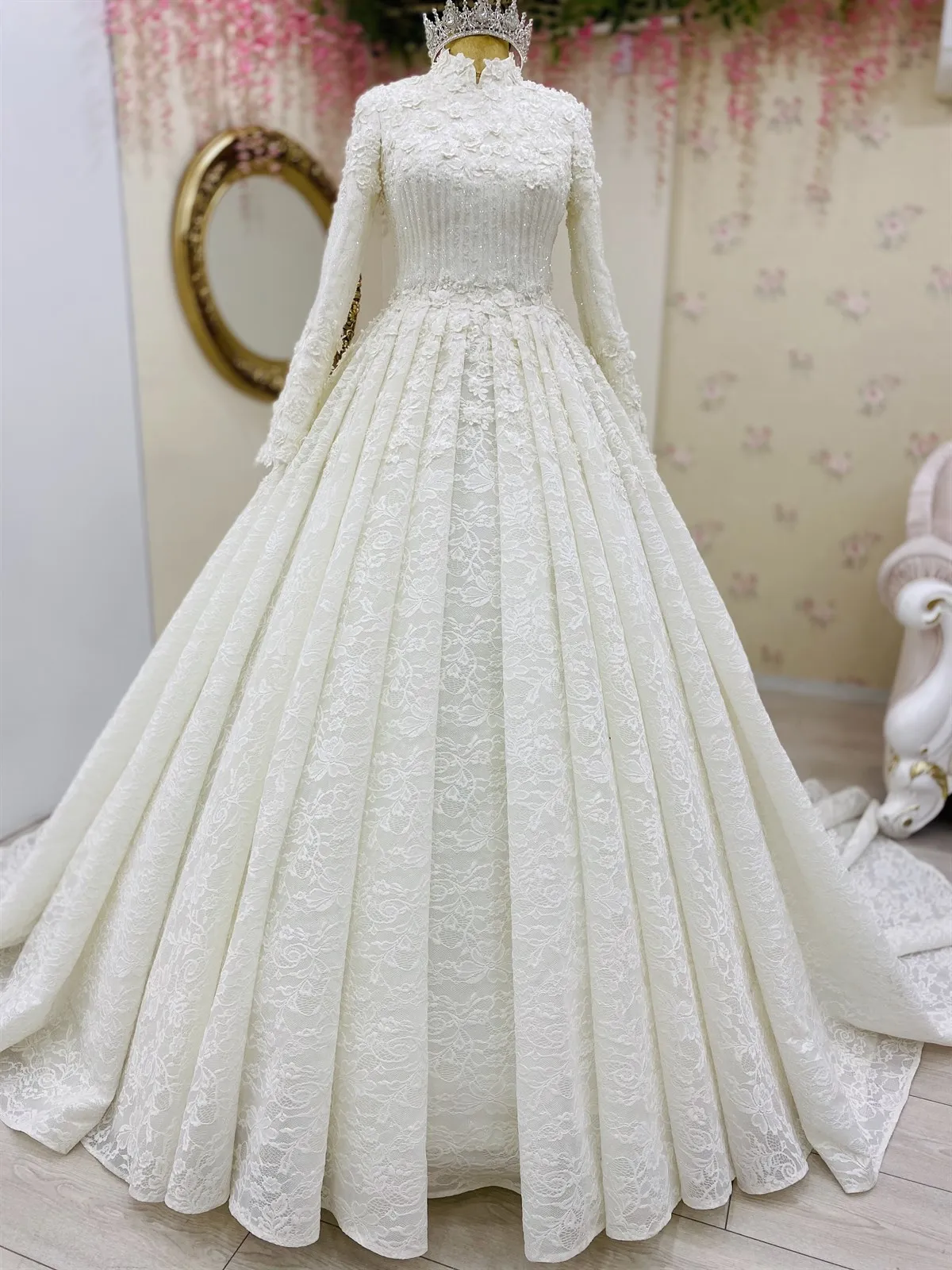 Top Trends: Luxury Ball Gown Dubai Muslim Wedding Dress 2023 Long Sleeve Lace Appliques Flowers Beaded Saudi Arabia Bridal Vestidos De Novia Shoppable Styles