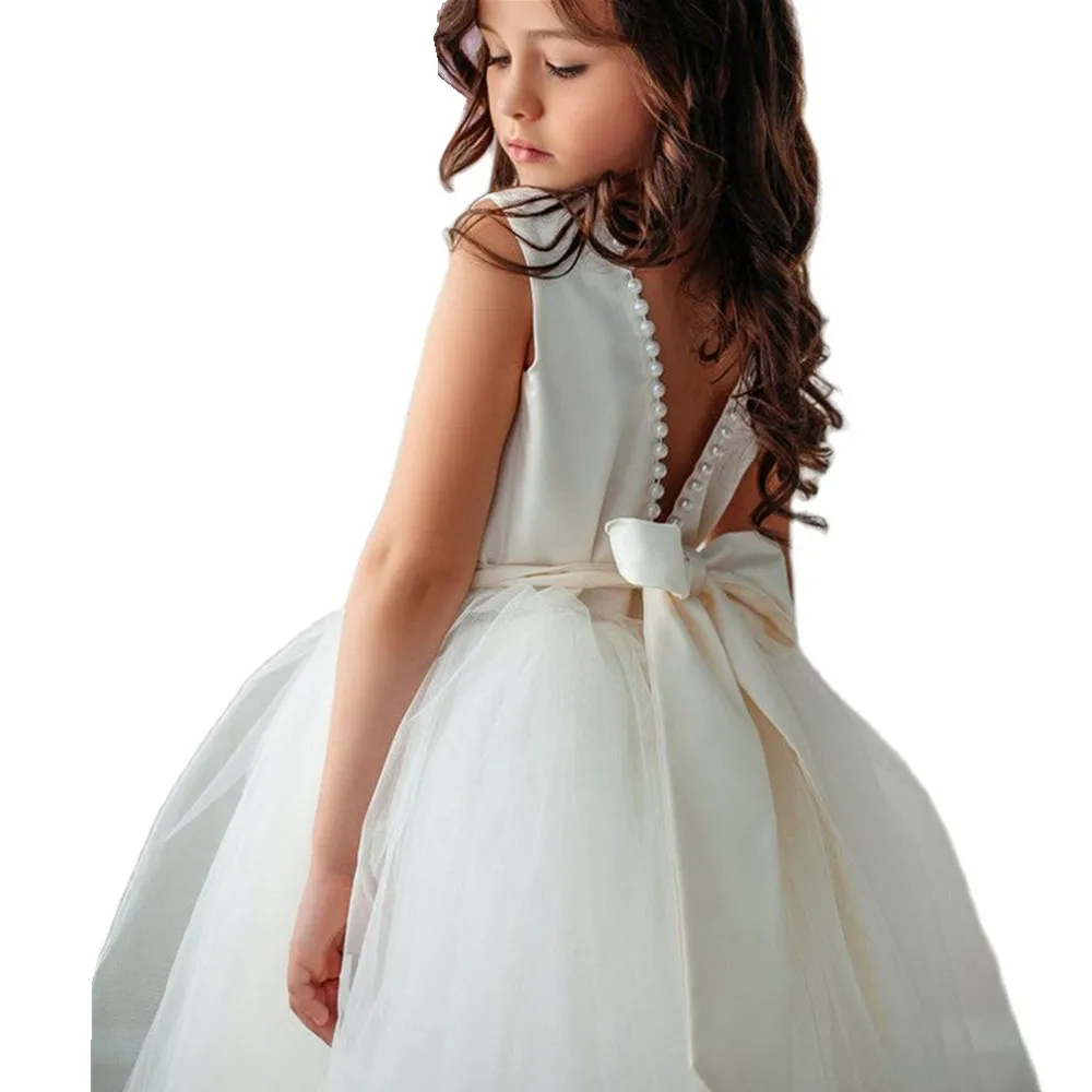 Top Trends: Backless Pearls Flower Girl Dress Trailer Puffy Wedding Party Gowns For Girl First Communion Dresses Eucharist Attended Princess Shoppable Styles