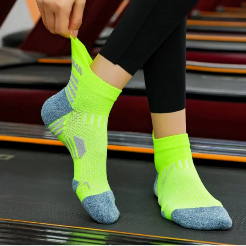 Top Trends: 2023 Professional Marathon Running Sock Men Women Sports Fitness Thickened Cushioned Short Tube Low Cut Boat Ankle Socks Shoppable Styles - Image 3