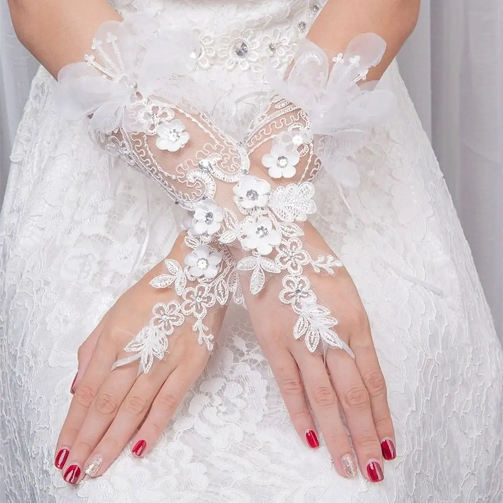 Top Trends: 1Pair Bridal Gloves Elegant Paragraph Lace Fingerless Glove Beautiful Wedding Accessories Sexy Gloves Women Shoppable Styles