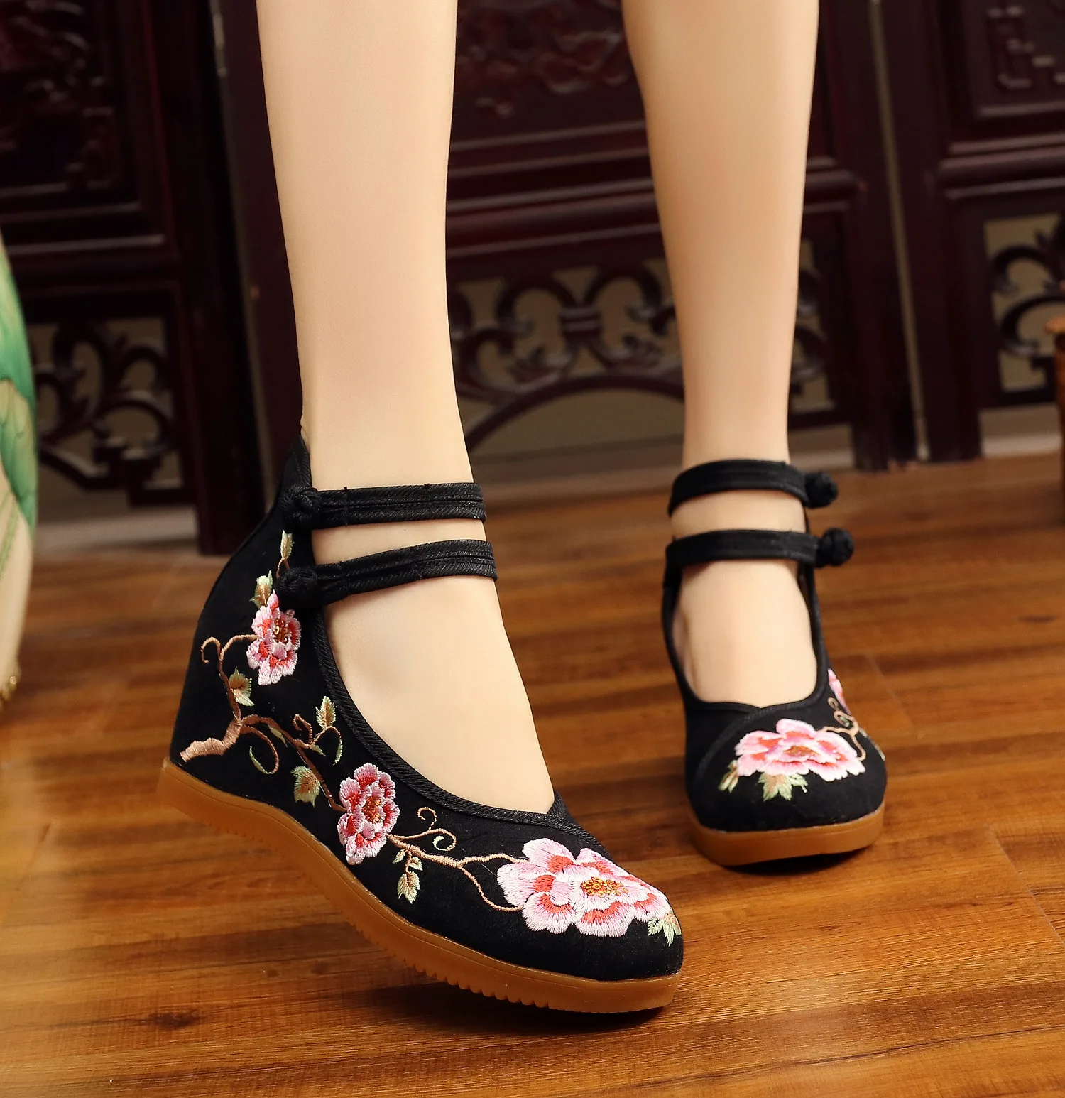 Top Trends: BCEBYL 2023 Newly Arrived Chinese Style Jacquard Cotton Ethnic Style Buckle Inner Increase Women's Shoes Bridal High Heels Shoppable Styles