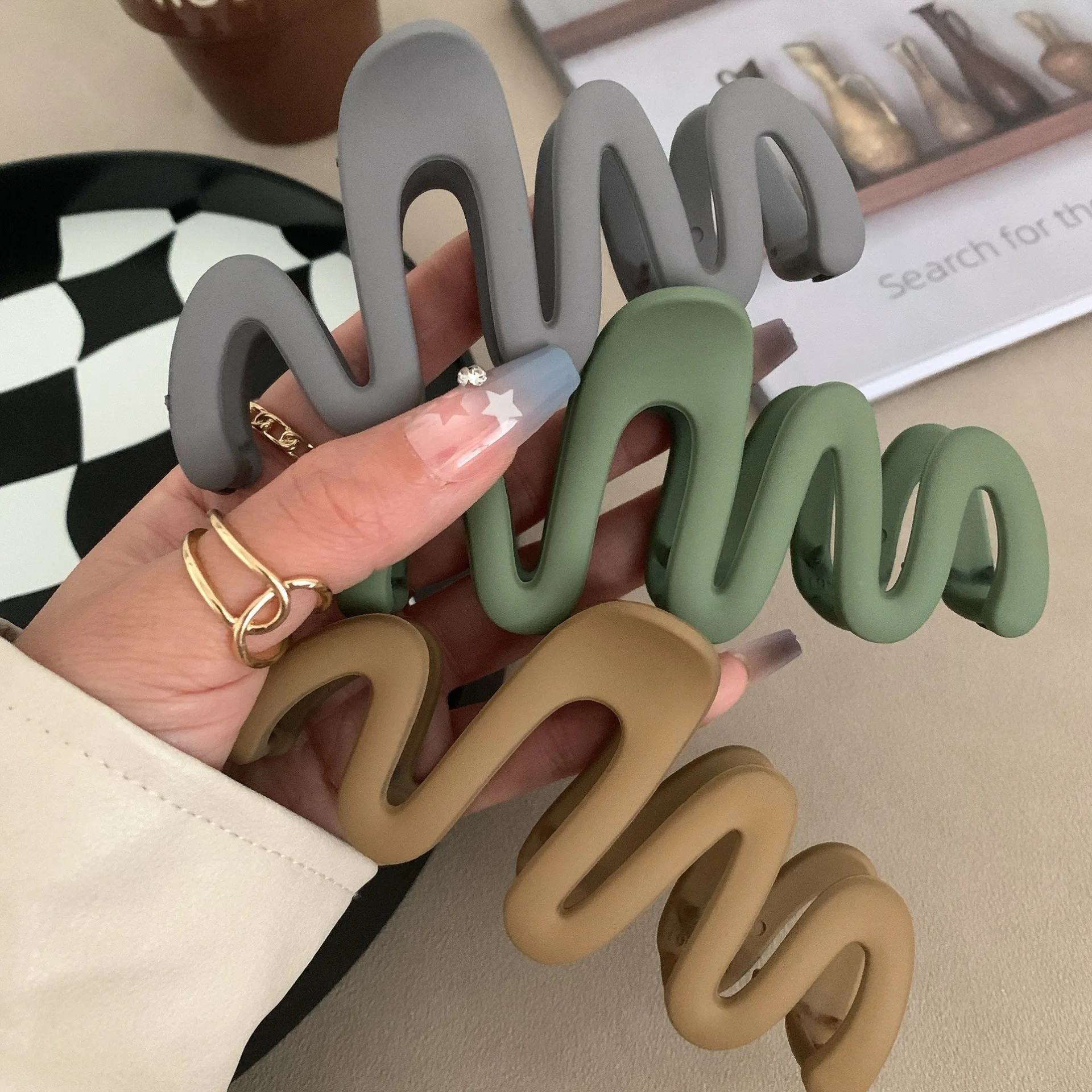 Top Trends: 2023 New Trendy Curve Matt Hair Claw Clip Large Shark Crab Hair Clips Women Hair Accessories INS Female Back Of Head Hairpin Shoppable Styles - Image 2