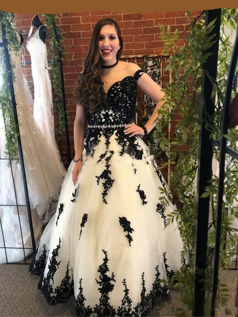 Top Trends: Gothic Corset Lace Wedding Dresses Sexy Sheer Neck Black And White Bridal Gowns Lace Appliques Beaded Long Vestido De Novia 2023 Shoppable Styles