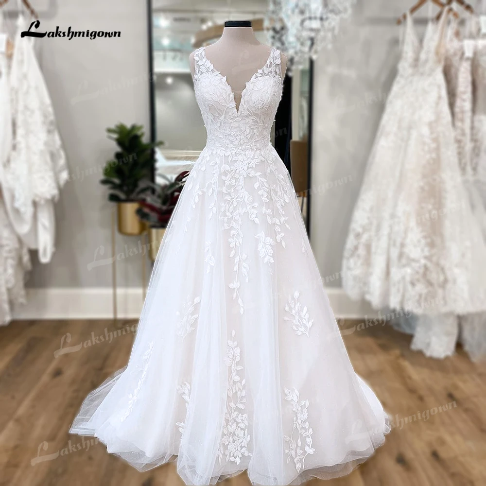 Top Trends: Plus Size Boho Wedding Gowns Lace Floral Straps Sexy V-Neck Vintage Beach Wedding Dresses Vestido De Noiva Praiano Custom Shoppable Styles