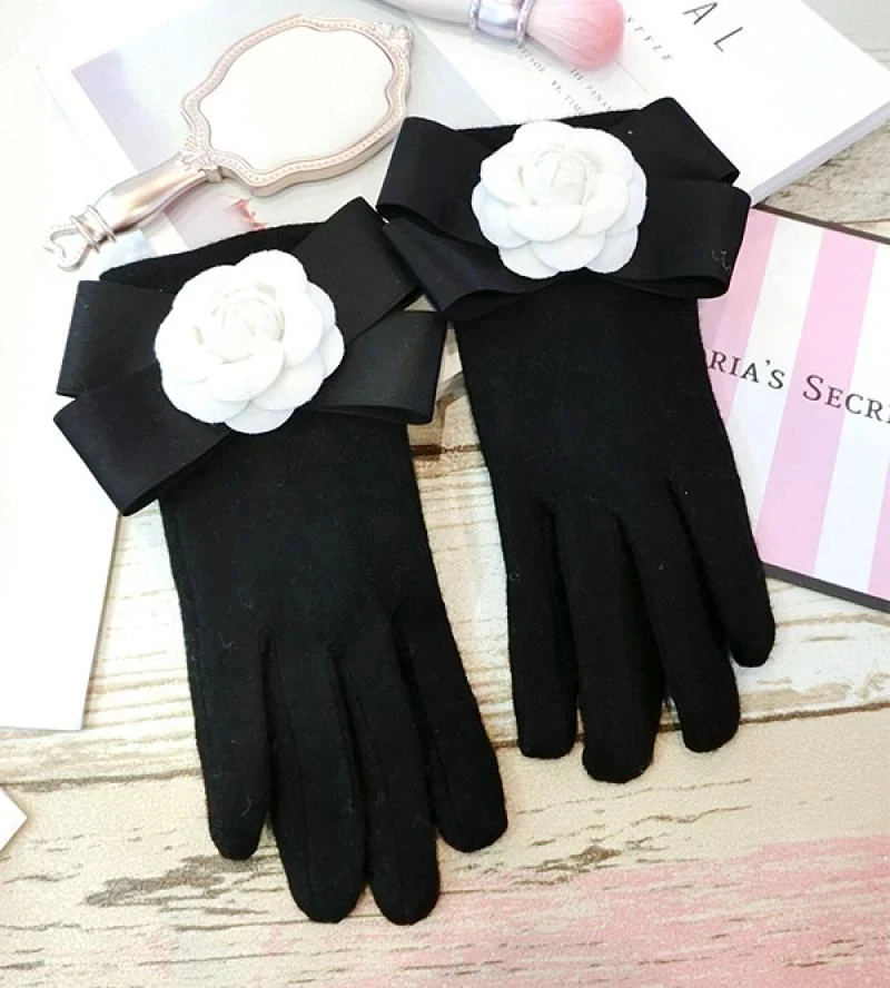 Top Trends: Winter Cashmere Ladies Gloves Korean Version Of Small Fragrance Pearl 5 Words Camellia Flower Finger Touch Screen Gloves Shoppable Styles