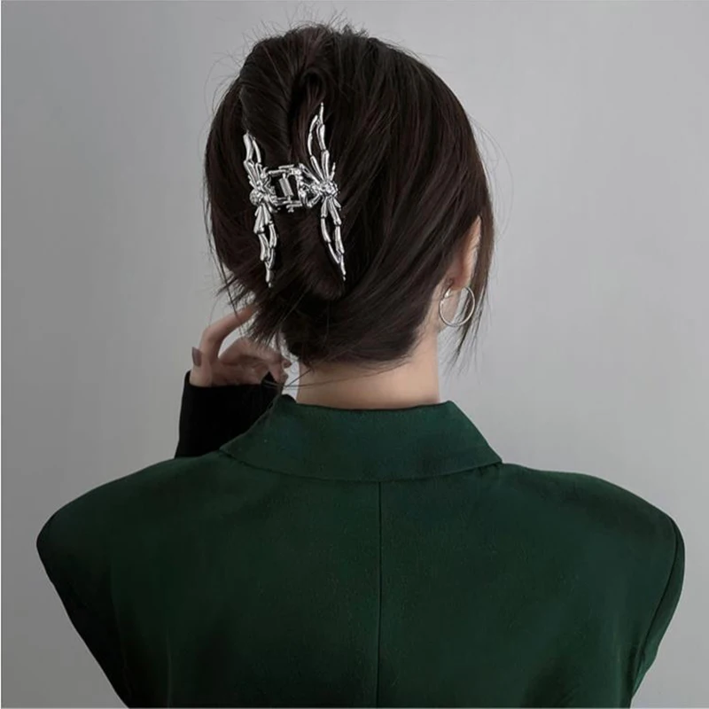 Top Trends: Woman Elegant Sliver Big Spider Design Hair Claws Ladies Fashion Washing Face Hair Clips Hairpins Girls Metal Hair Accessories Shoppable Styles - Image 5