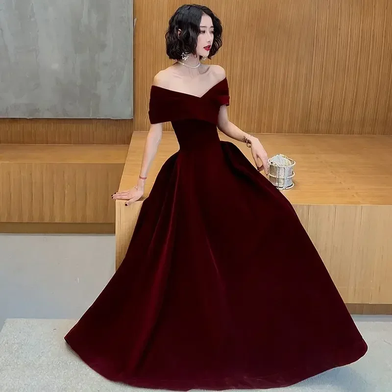 Top Trends: Retro Plus Size Velvet Party Dresses Slash Neck Burgundy Black Elegant A-Line Long Gowns 2022 Short Sleeve Christmas Dresses Red Shoppable Styles